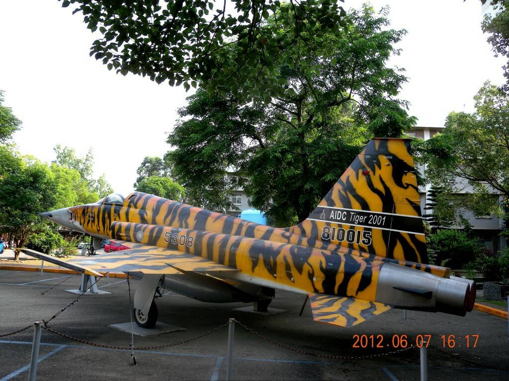 7169058659_24bb7632b5_o-1600.jpg