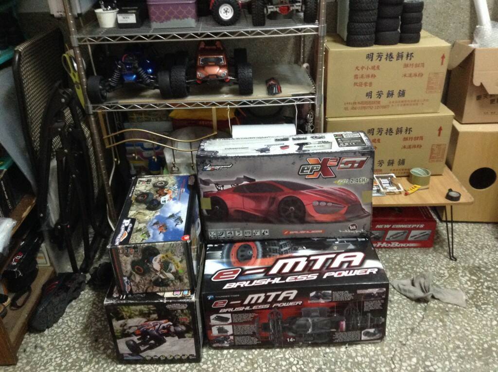 一箱一箱是失心瘋買下的⋯淪落到賤賣