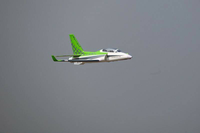 Mauryr的飛行教練機一趟又一趟升空!