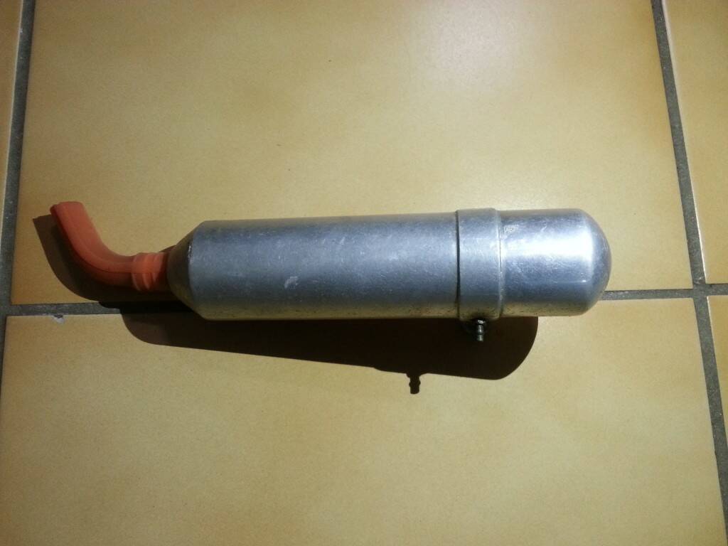 32 排氣管