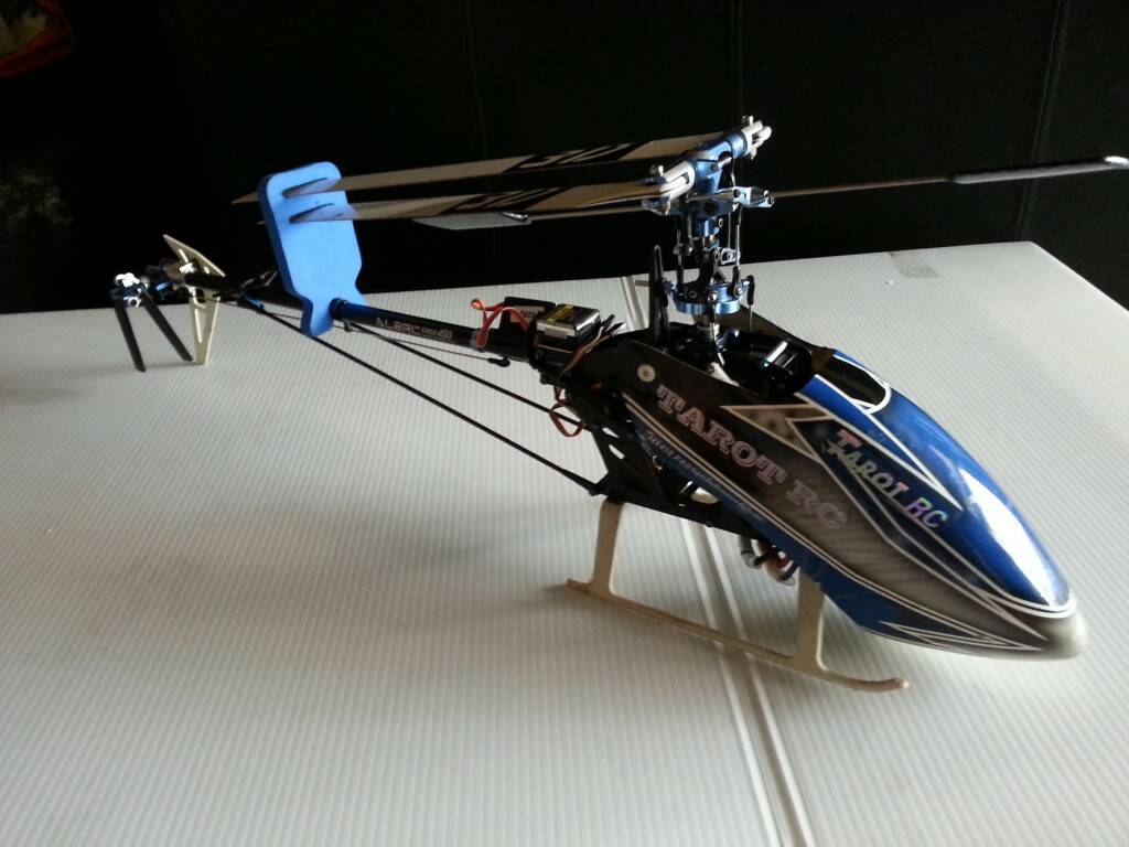 亞拓450 碳纖機身有編號