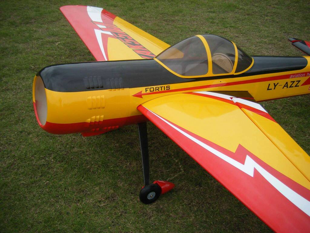 YAK55M 30CC A.jpg