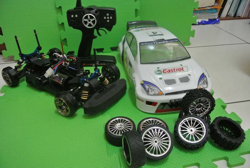 整組出售：車體、車殼（有挖洞～）、槍控和輪胎