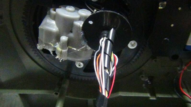 電滑環固定在bb彈波箱上