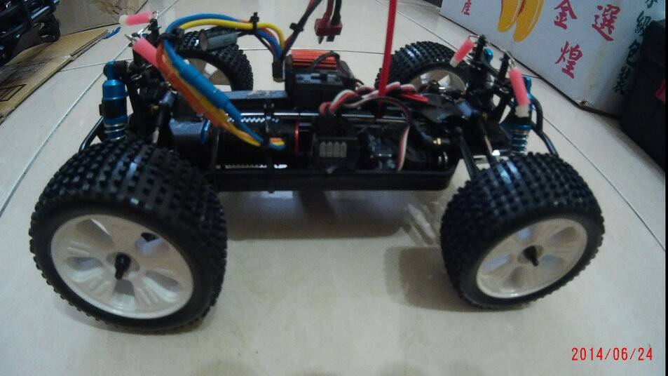 比原先1/18車輪大,較有霸氣感