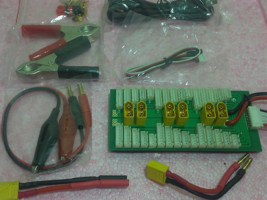 萬用型高階安全並聯充電板