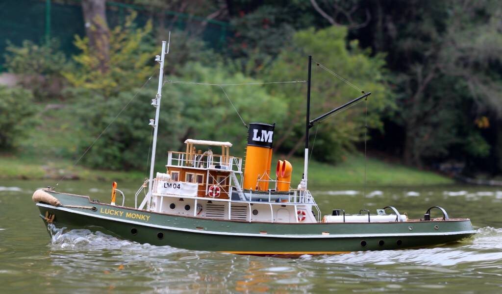 LM04-0052.jpg