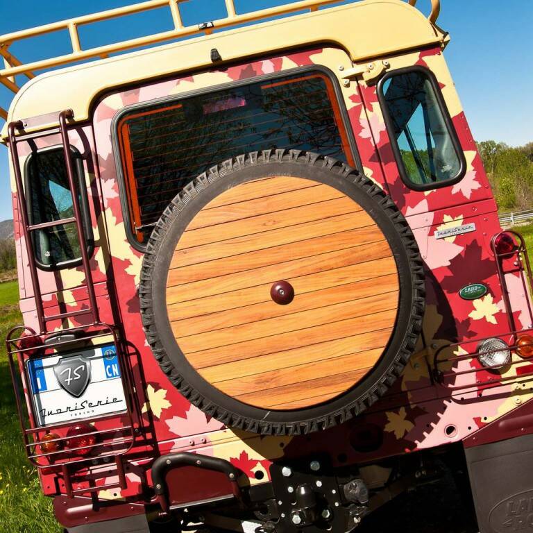 land-rover-defender-vineyard10.jpg