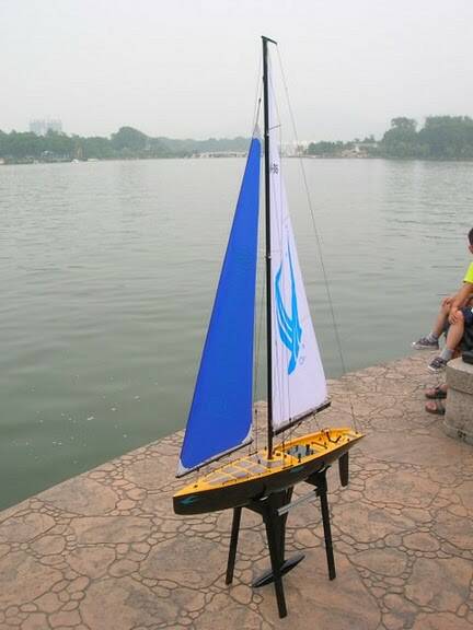 esf06phantomsailboat.jpg