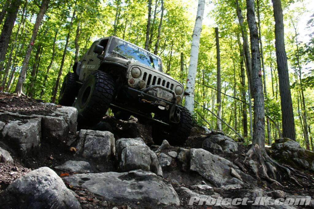 Off-Road-Rock-Crawling-Drummond-Island.jpg