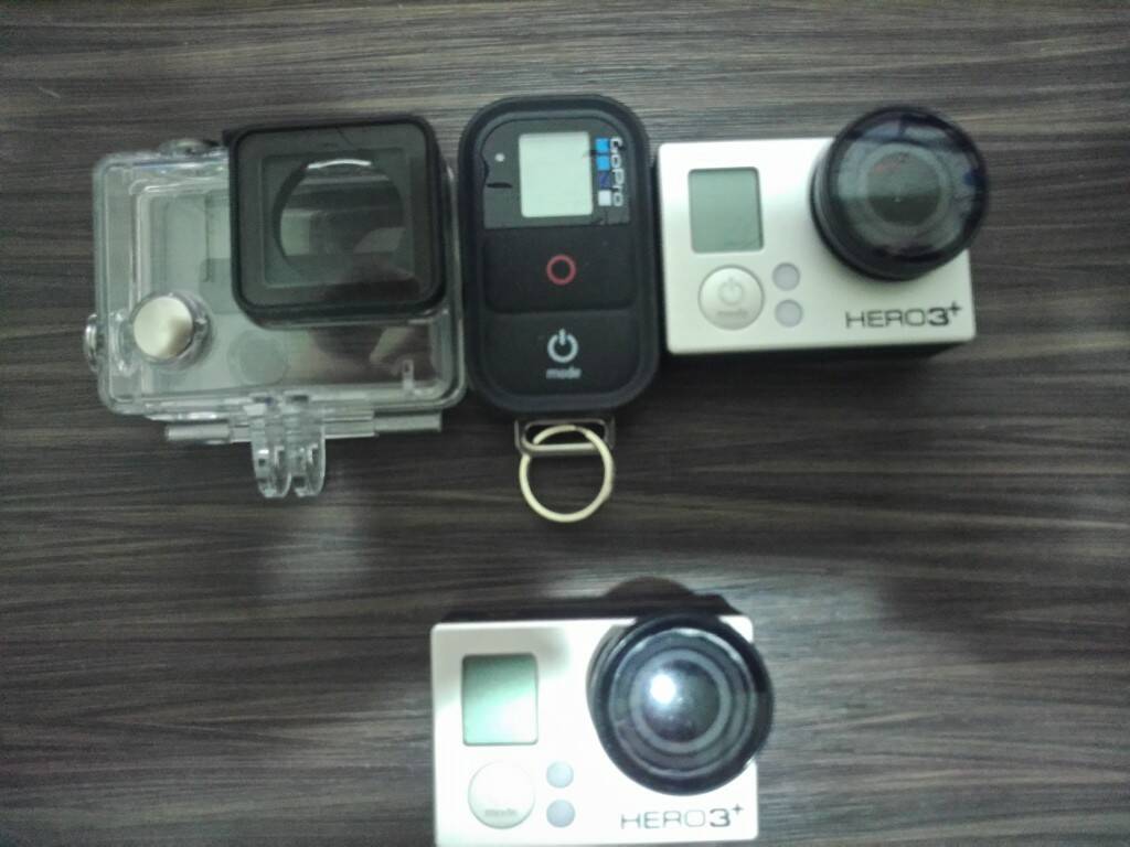 本次賣的是上面那組備機 下面那台是掛機器上的