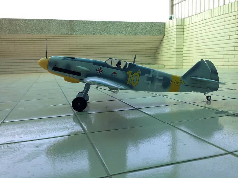 FMS 800mm BF-109 V2版 PNP 一架,只差接收就可飛,槳 不小心折斷,需自購