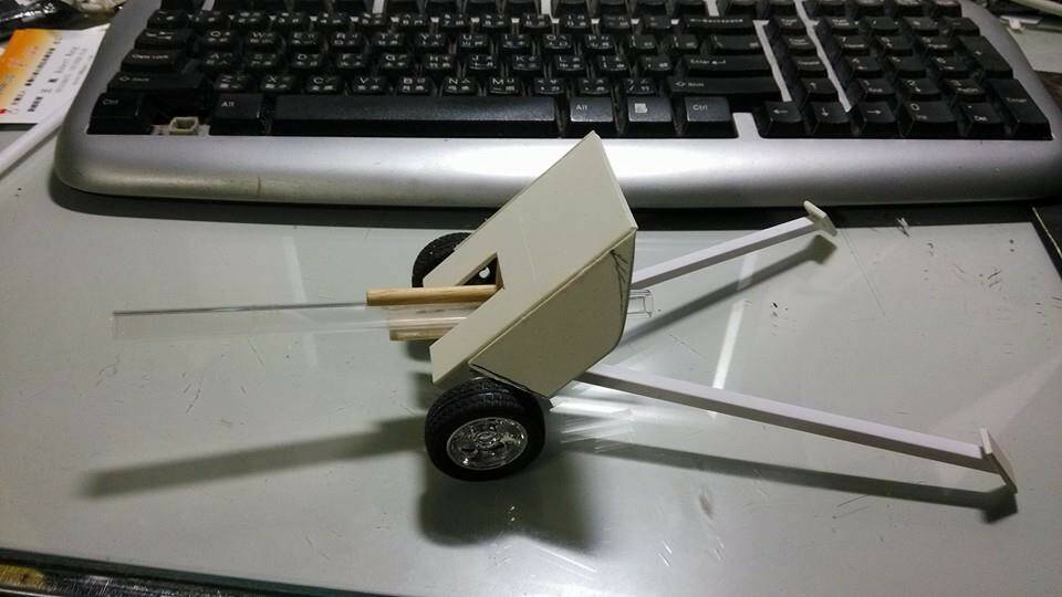 先用殘料製作出炮體