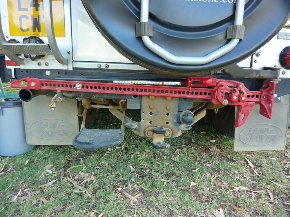 Hi-Lift-Jack-mounted-on-rear-of-Land-Rover-Defender-110.jpg