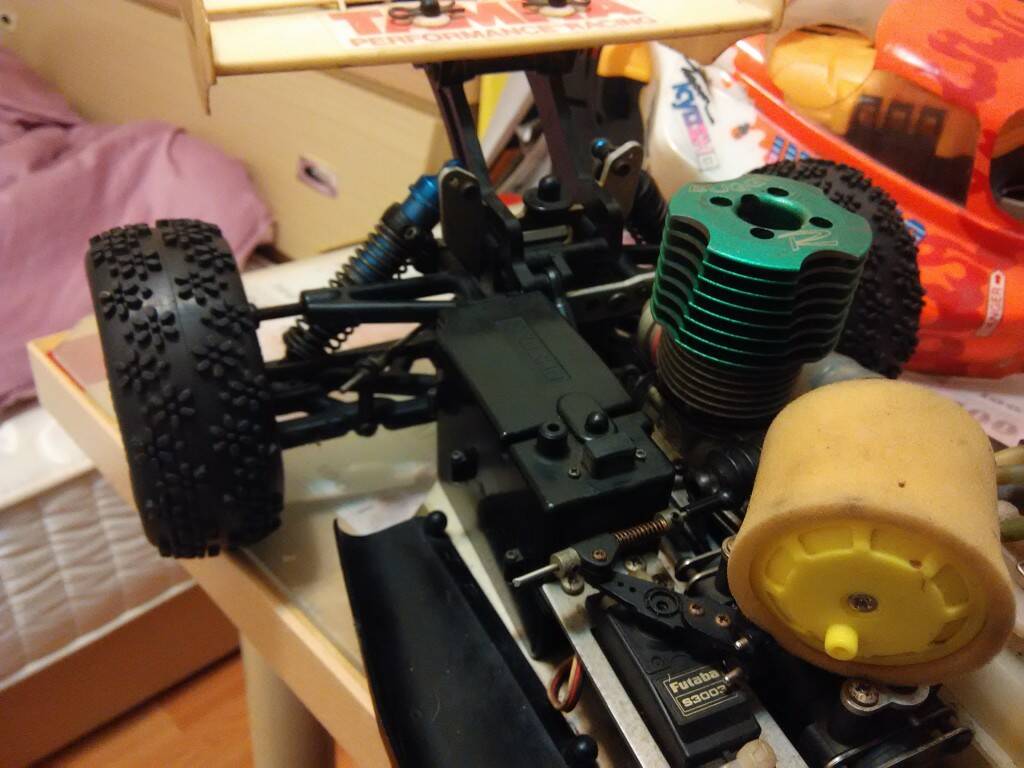 KYOSHO MP5 含 NOVA 引擎 5000元