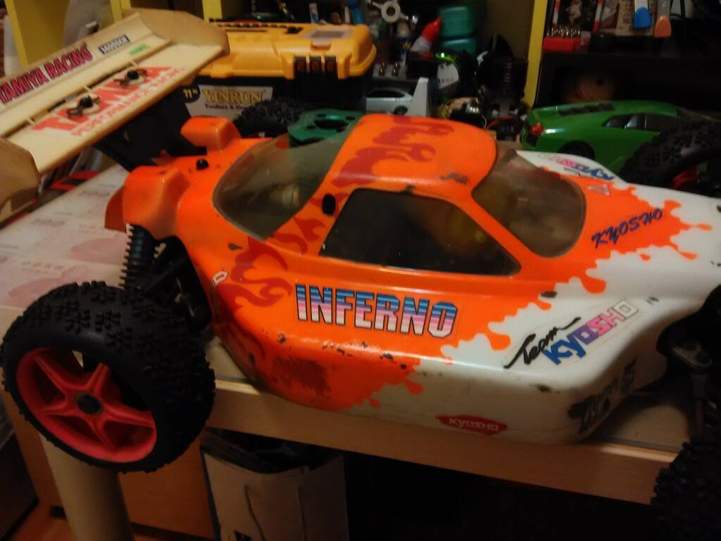 KYOSHO MP5 含 NOVA 引擎 5000元