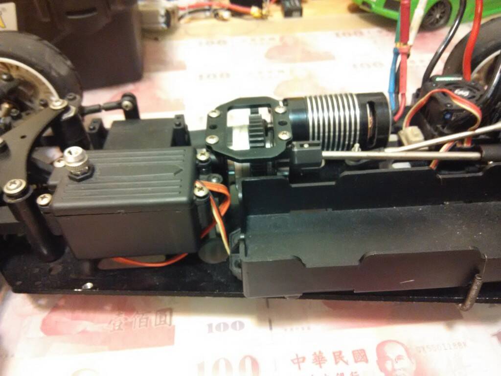 偉峰1/8  由改電 含好盈防水電變 無刷馬達一顆 6000元 (改店套件為原廠貨)