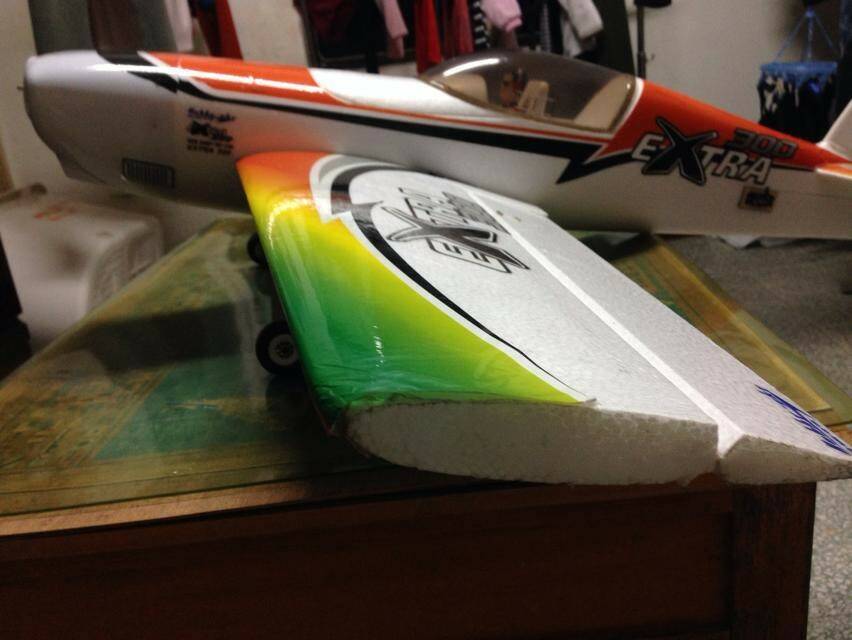 機翼末端污漬
