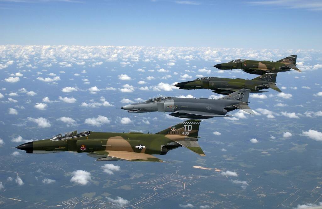 f-4a.jpg