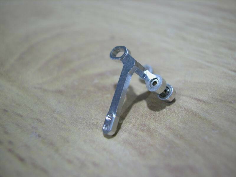 130X-Microheli鋁合金尾翼擺桿.jpg