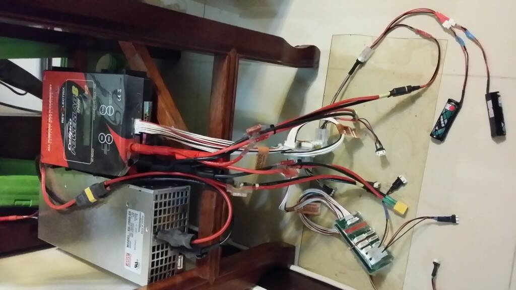 使用 PL8 充電完整連接情況