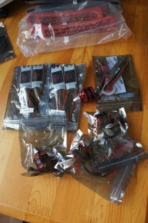 2212_930kv.jpg