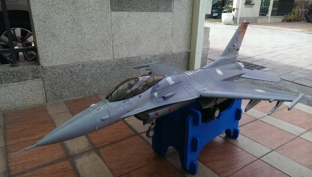 F-16-1全.jpg