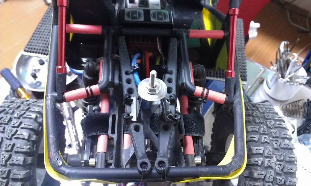 利用原車塑膠下連桿+露天買的被胎架+束帶固定