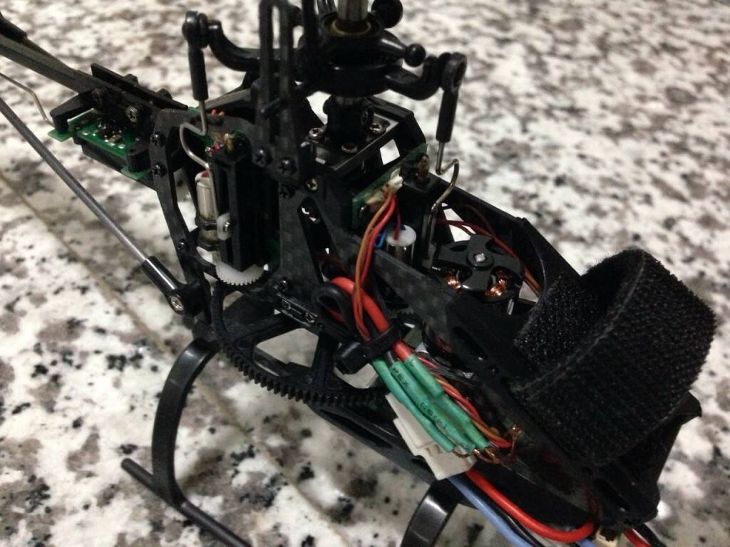 碳纖機身