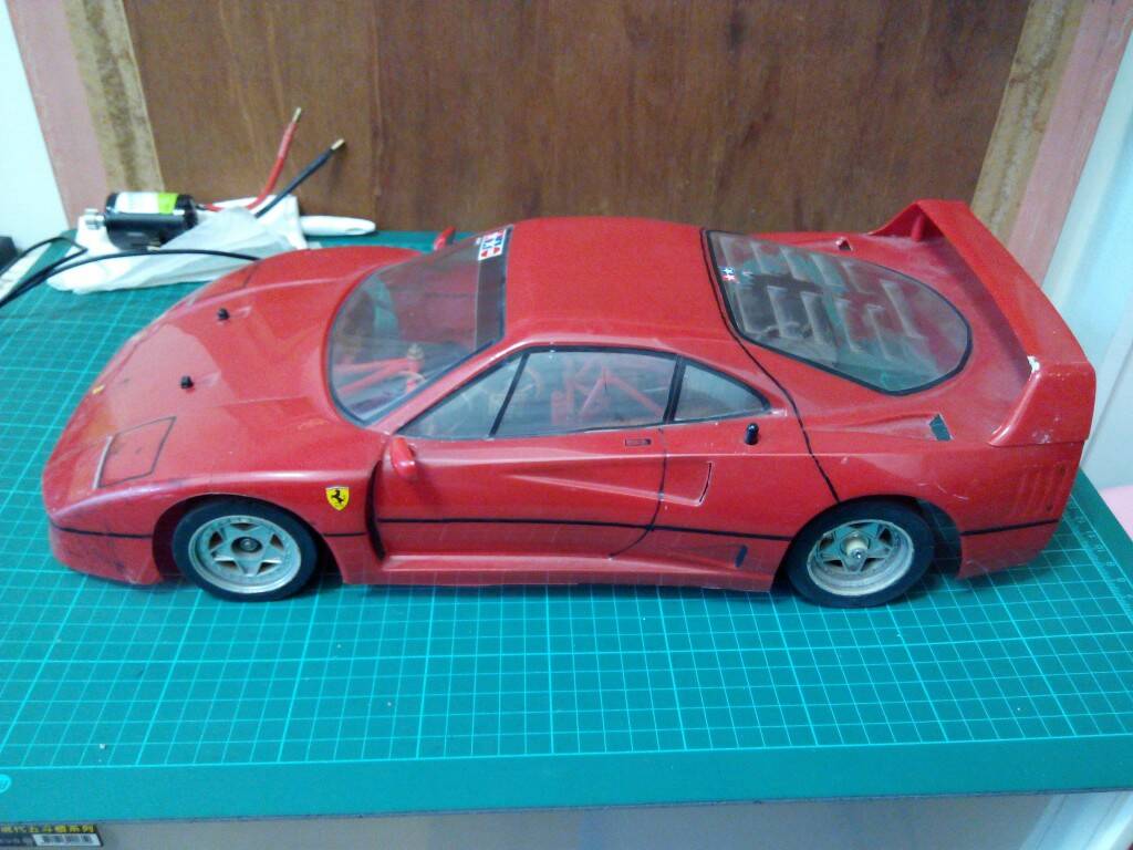 TAMIYA_F40_004.jpg