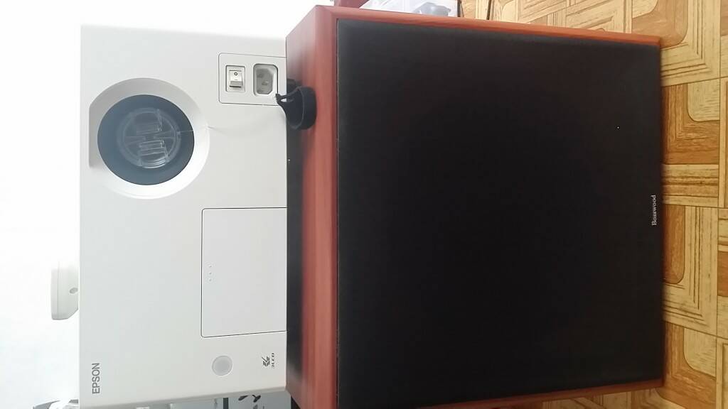 重低音喇叭