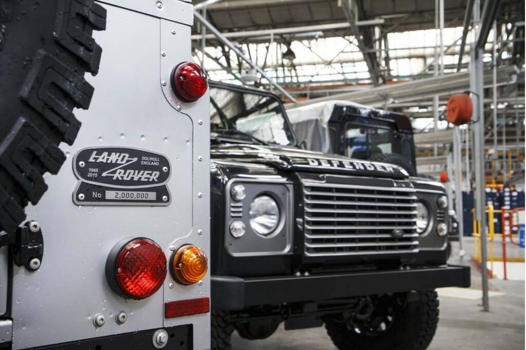 2000000th-land-rover-defender_100515533_l.jpg