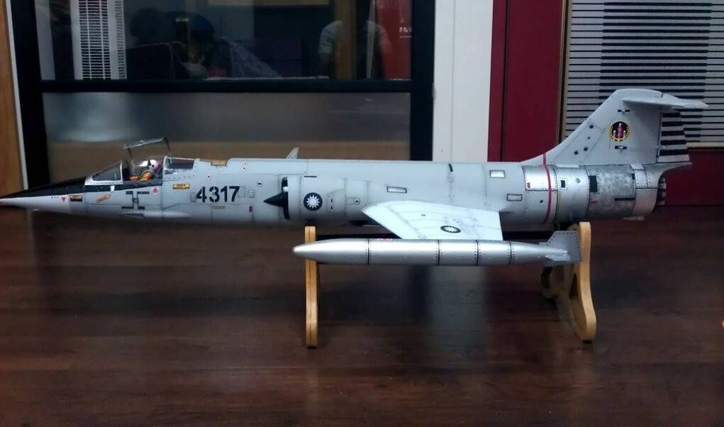 f-104-a2.jpg