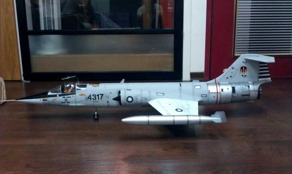 f-104-a7.jpg