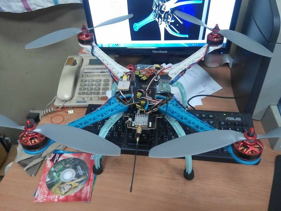 s500空機架  (PCB內建碳纖棒版本) 450含運存空機架不含電裝