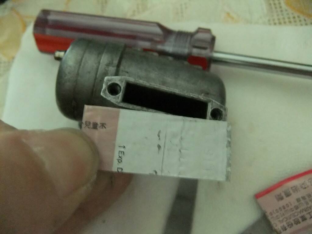 C3量下左右螺絲孔即中孔.JPG