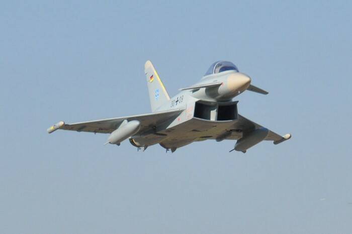 Freewing-1-4m-EF2000-Typhoon-Jet-Airplane-RC-Model-PNP-.jpg