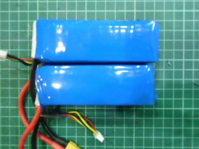 TURNIGY 4S 2200MAH 20C-03.JPG