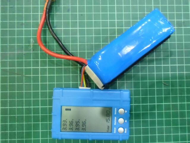 TURNIGY 4S 2200MAH 20C-02.JPG