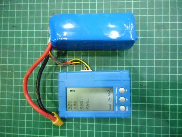 TURNIGY 4S 2200MAH 20C-01.JPG