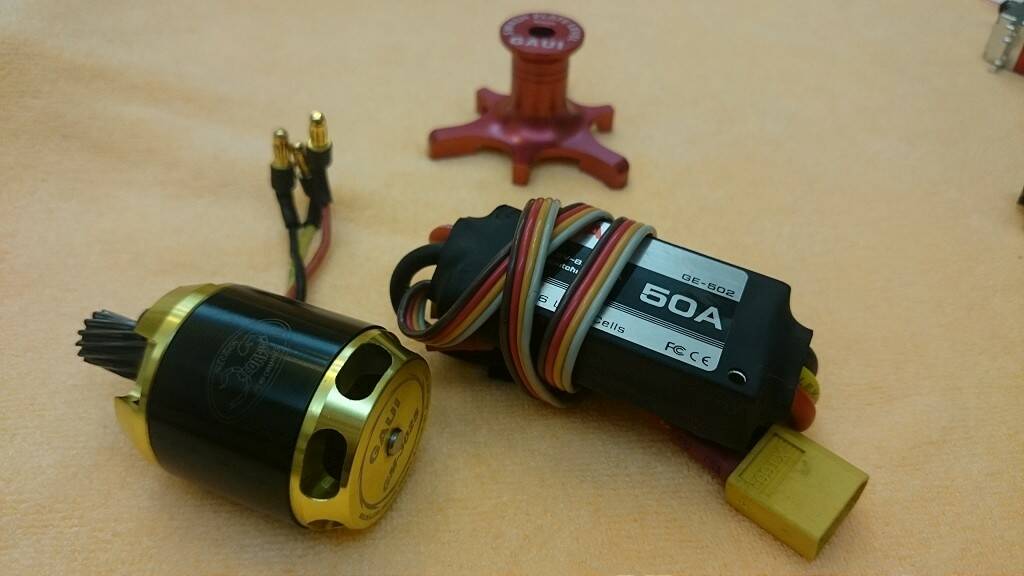 GM-302馬達(極新!外觀無刮痕)+GE-502 50a電變一顆+ GAUI配平器1個