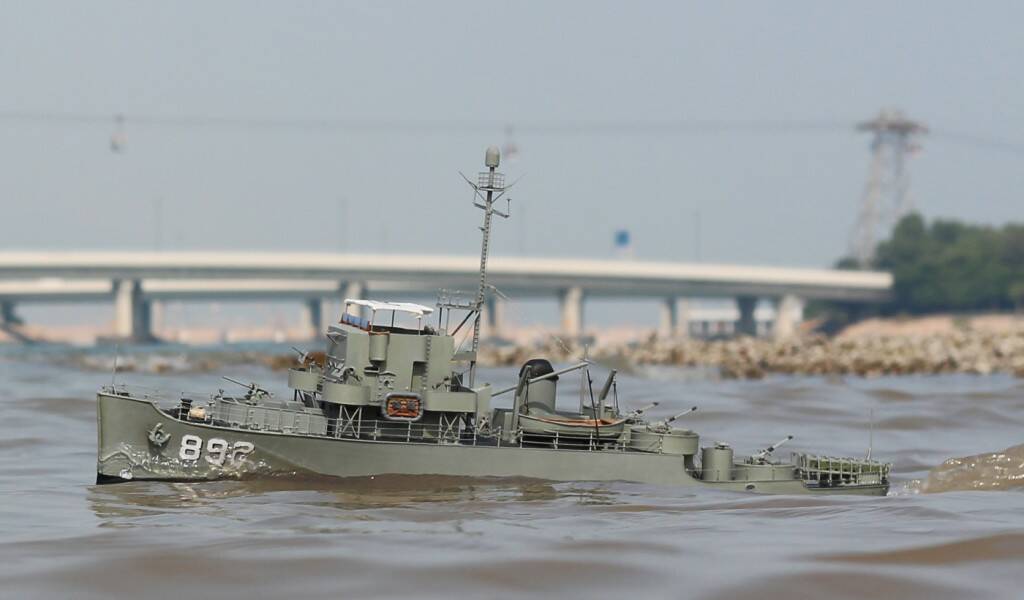 892-0563.jpg