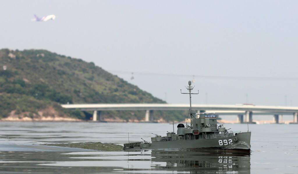 892-0524.jpg
