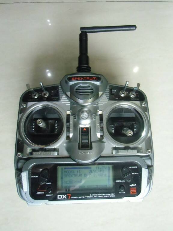 日本手 SPEKTRUM dx 7   7動  DSM2 ，飛機還是直升機都可用.JPG