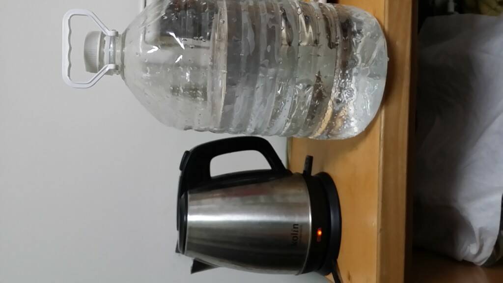 想喝熱茶，就再煮沸一次也可以，電壺超方便