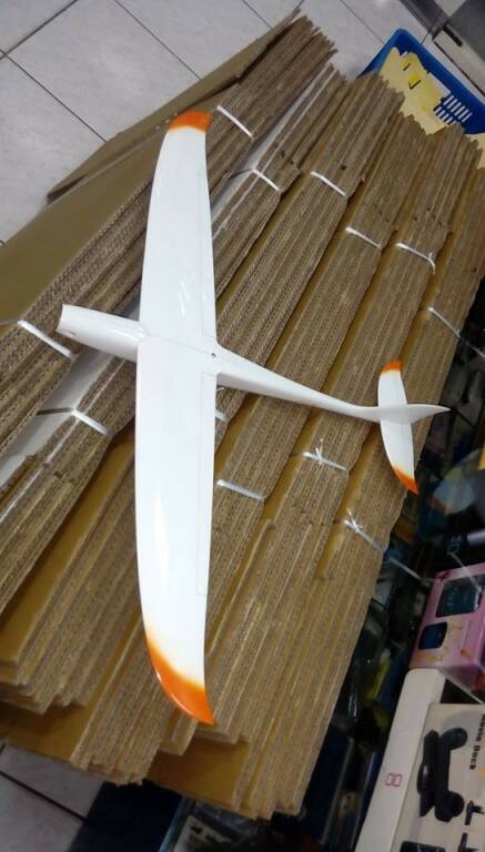 小燕子競速機，空機身，3000元含運