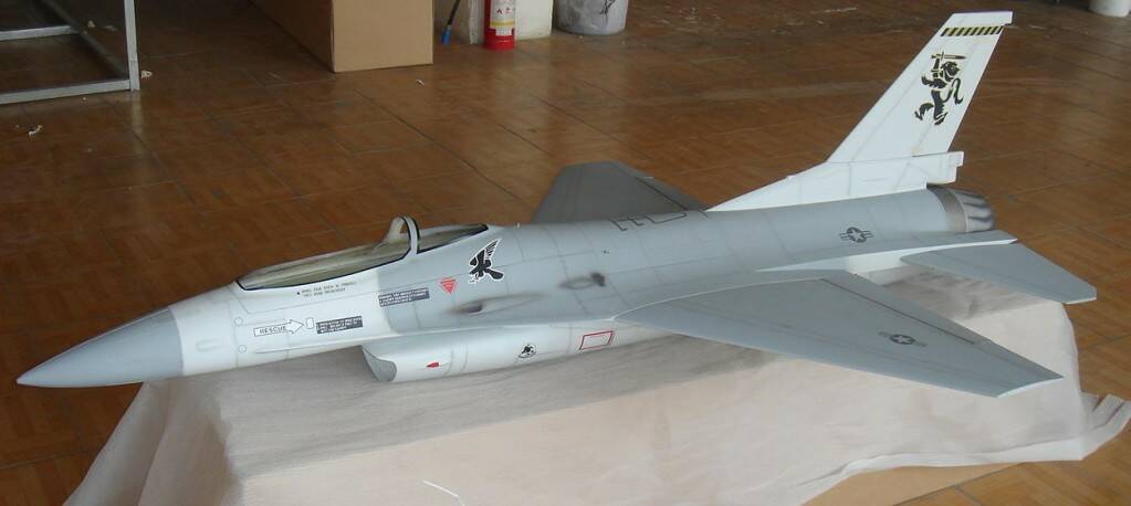 f16camo.jpg