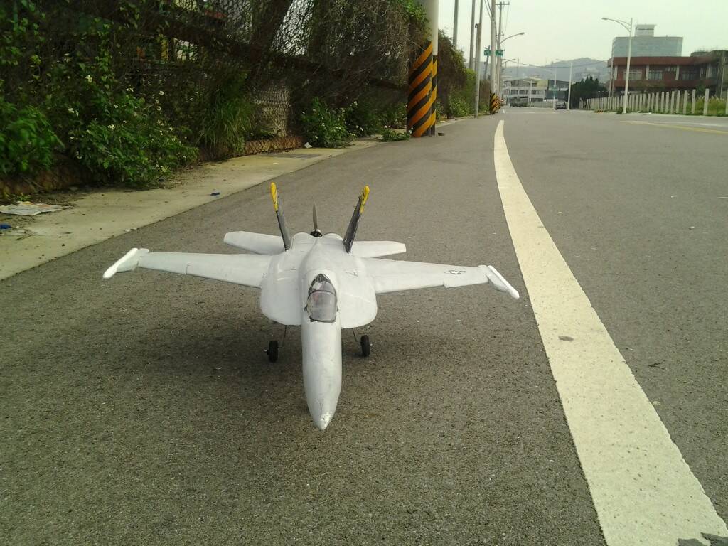 自製f18
