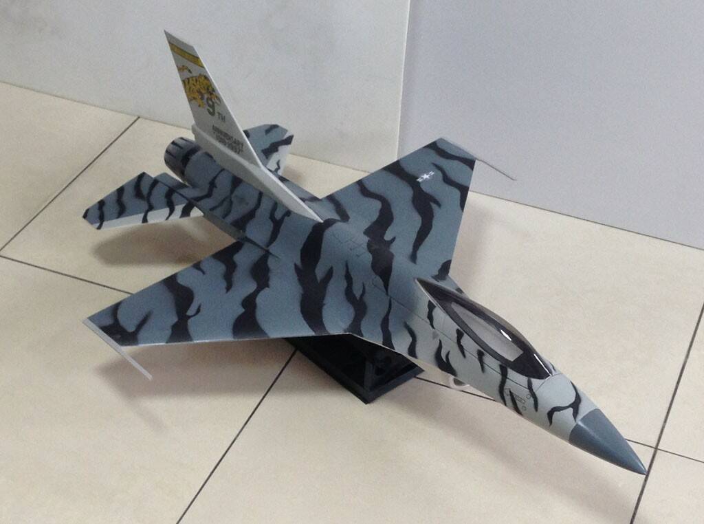 G-F-16-01.JPG