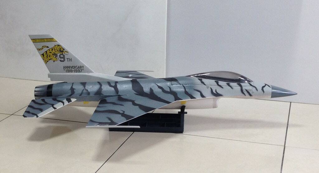 G-F-16-02.JPG